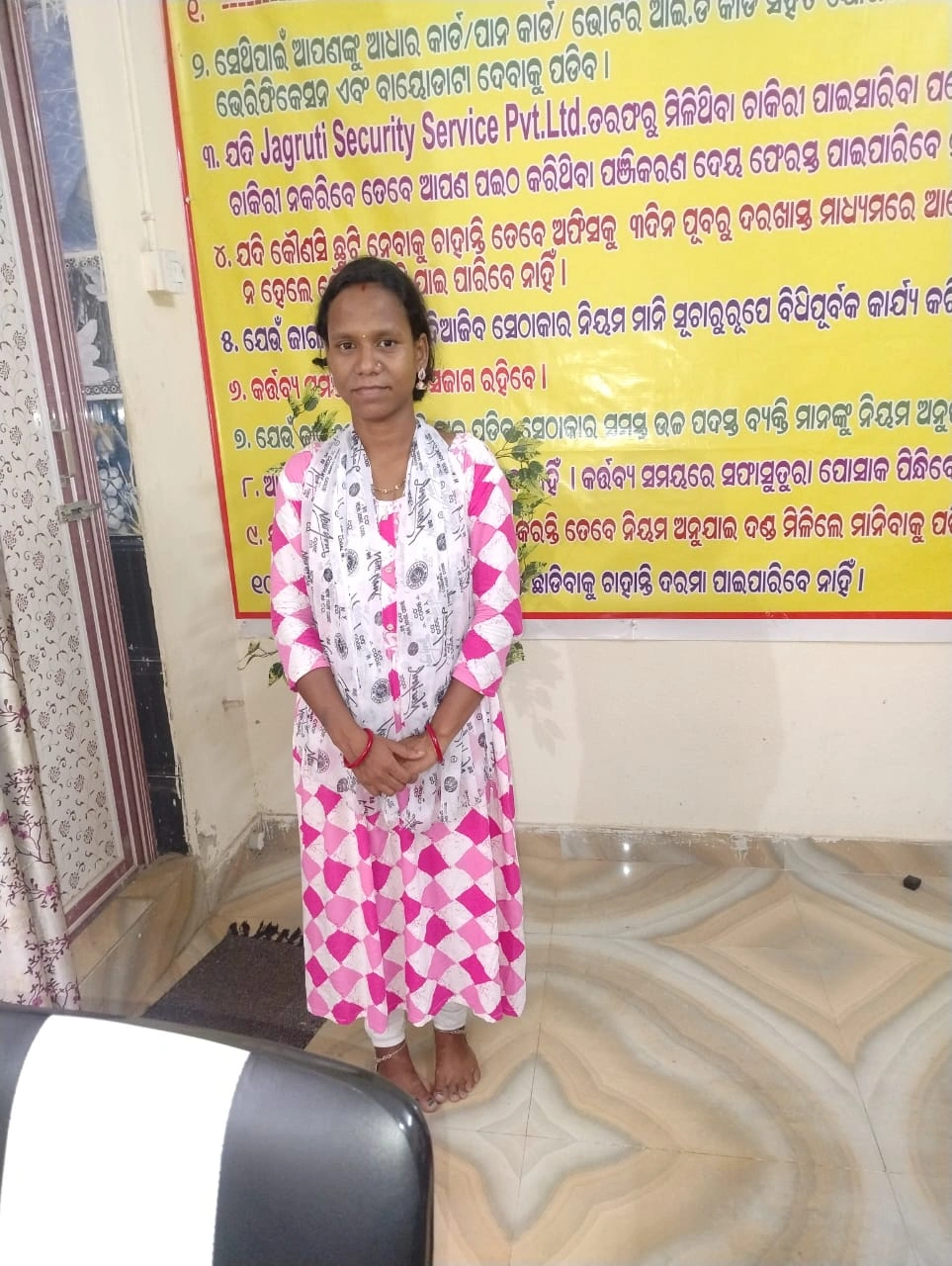 Team photo of security personnel Odisha security services